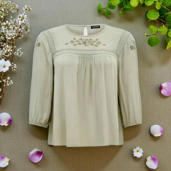 TORRID PLUS SIZE Long sleeve seagrass crinkle gauze embroidery blouse Size 4X - Picture 1 of 16